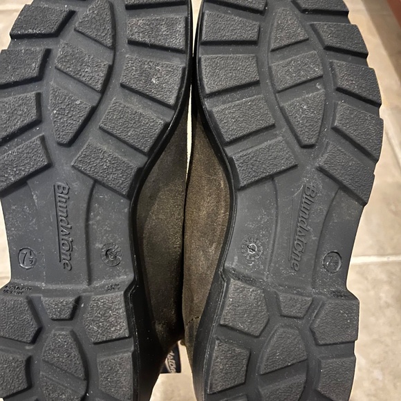 Blundstone Dark Olive Suede 1615 UK Size 7.5, USAM 8.5 USAW 10.5 - Picture 4 of 6